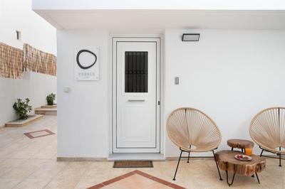 Pebble, an Idyllic Seaside Suite