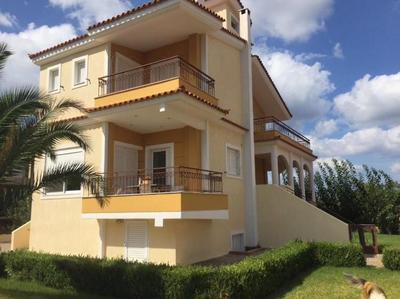 Relaxing Villa with Swimming Pool and Garden