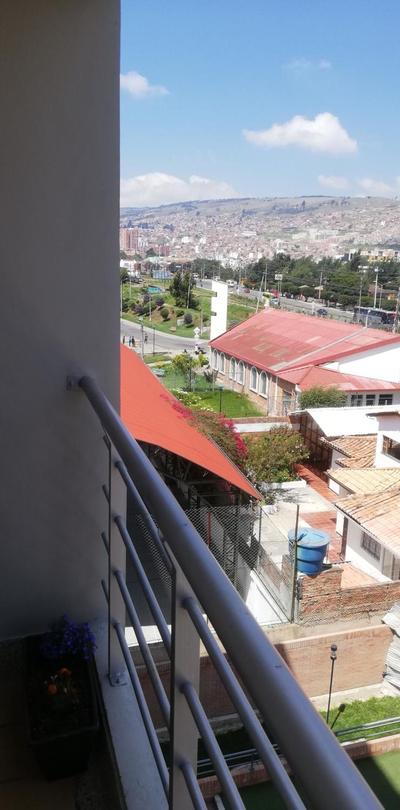 Habitación en excelente sector con baño privado externo