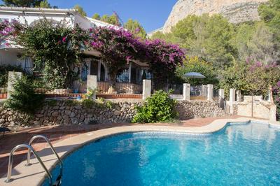 Casa Nana by Aguilarent