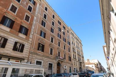 Rome As You Feel - Vittorio Colorful Design Apartment
