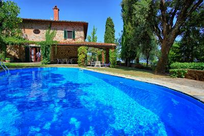 Villa Ulivacci by PosarelliVillas