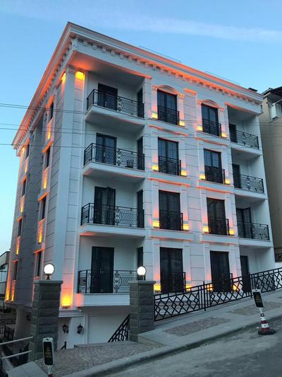 White Golden Suite Hotel