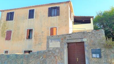 Two-bedroom apartment with sea view,big terrase and garden