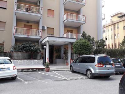 Signorile appartamento in condominio Rallo