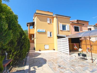 House Vesna 1479
