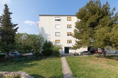 Castropola Apartment