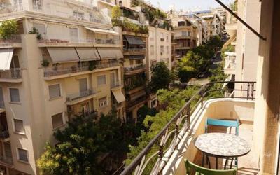 Spacious & Sunny Kolonaki Apt 5 mins metro/ACx3/1.5 BT