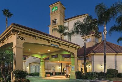 La Quinta Inn & Suites by Wyndham Ontario Airport