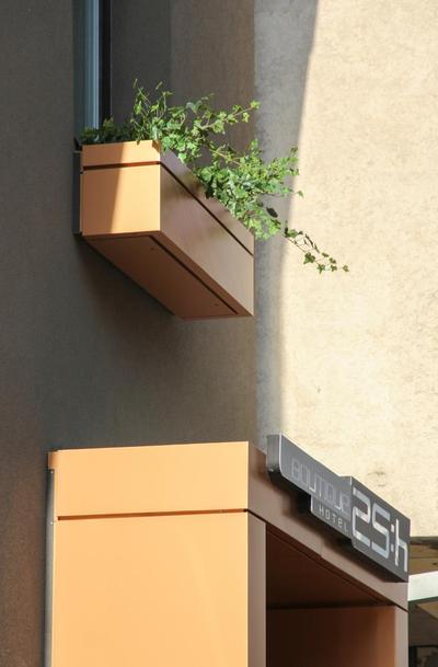 BOUTIQUE 25h by Eva stay 018