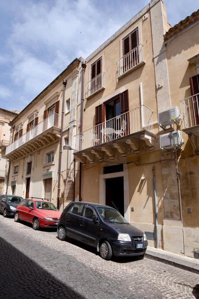 Macramè in centro storico a Noto