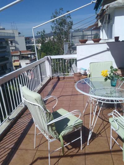 Cozy Penthouse next to Metro station