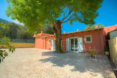 Santalas Villa