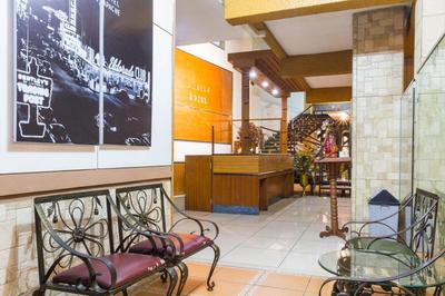 RedDoorz Plus at Amalio Hotel Surapati