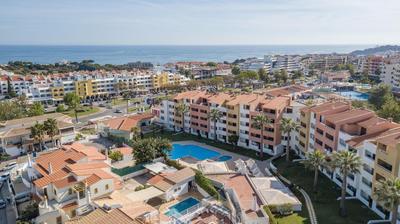 MAIN AVENUE ALBUFEIRA, walk to beach, Old Town, shooping, top location