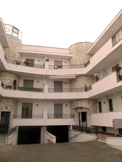 2 BEDROOMED APARTMENT - sleeps 5