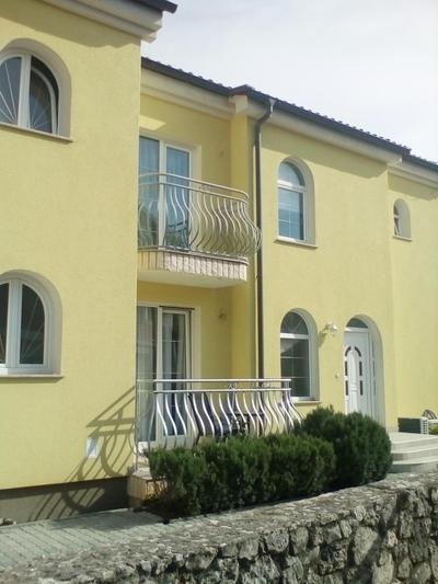 Ana Rooms
