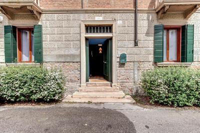 Lido's Garden Apartment