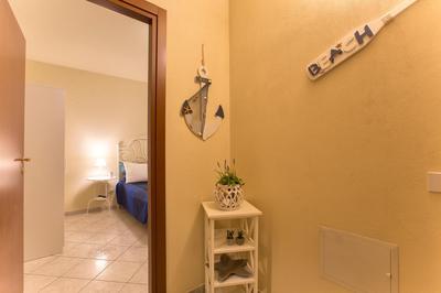 White Coral Rooms self check-in