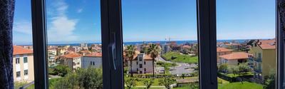 Very cosy house with fabulous sea view!