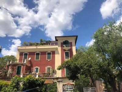 San Saba Rooftop Garden