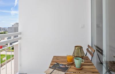 Comfortable 3-Bedroom Apartment with Balcony and Fast Wi-Fi - 10 Minutes from Old Town