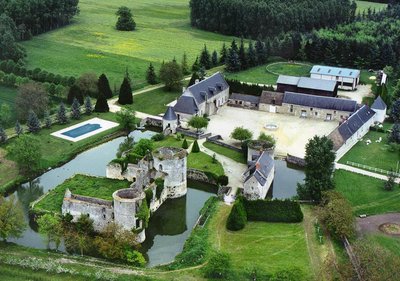 Le vieux château de Hommes