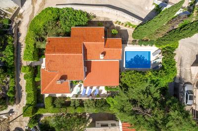 Villa Skalinada, 8 persons, Private Pool, Baška Voda