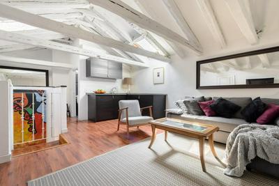 Fuencarral II - Apartamento tipo buhardilla en el centro de Madrid