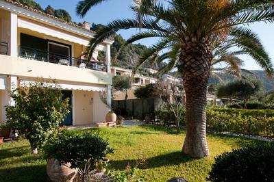 Aphrodite - Beachfront House - Recently renovated