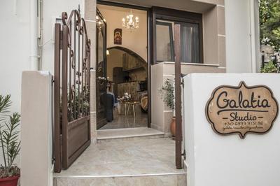 Studio Galatia, in the heart of Kamilari