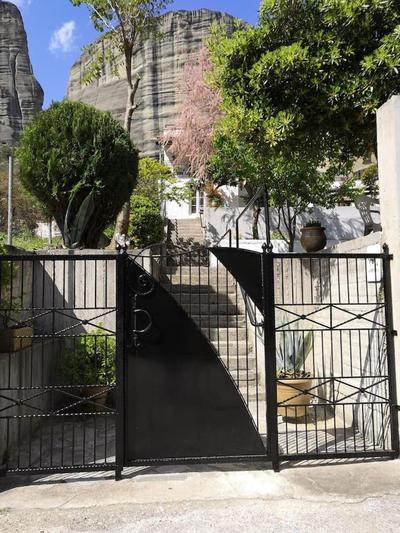 Sotiris Idyllic Garden House