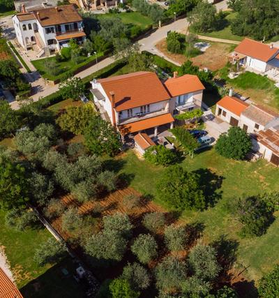 Apartment R & Z-Brand new family apartment with a spacious yard
