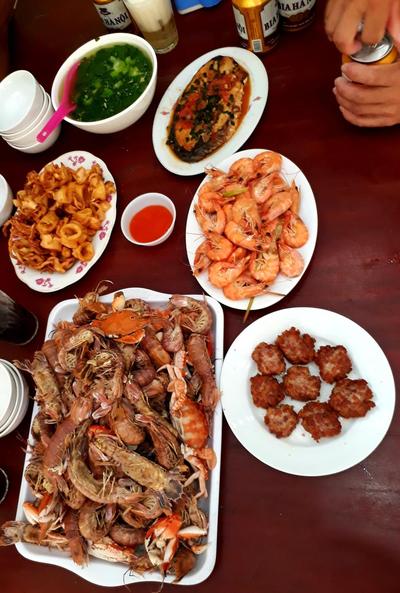 Mùi Oanh Homestay sát biển