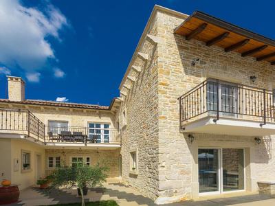 Villa Patrick-Luxury stone house in the center of Istria