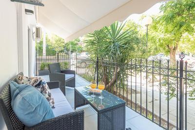 2 stops to Acropolis - Free Cancellation - Terrace
