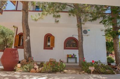 Houmeli Maisonettes & Apartments
