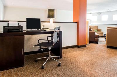 Quality Inn Bridgeport-Clarksburg, Photo 2