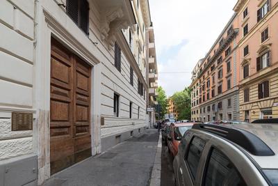Augustus Suite near Saint Peter