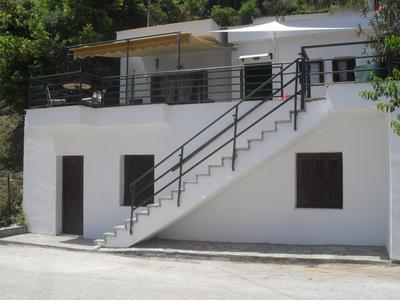 Kamari Guesthouse