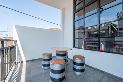 RedDoorz Plus @ Doorman Guest House