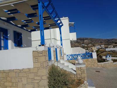 Blue and White Studios & Apartments