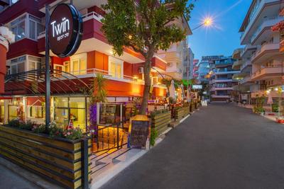 Twin Apart Hotel - Image 43