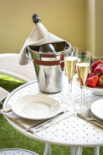 Luxury Rooms & Suites