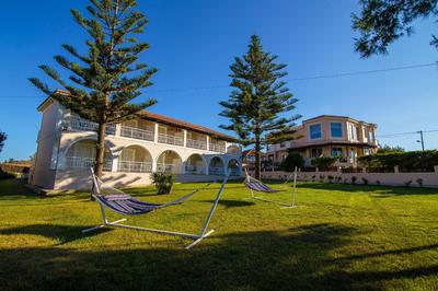 Kondarini's Sea View Studios