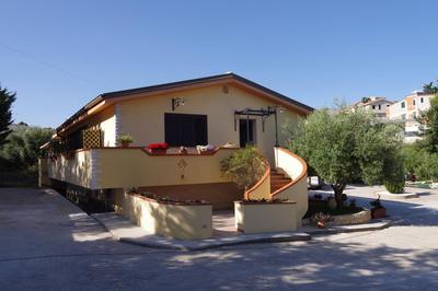 Balconcino sugli Ulivi