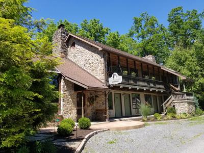 Hawk Mountain Bed & Breakfast