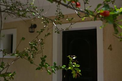 Giannatos Studios- Isabella