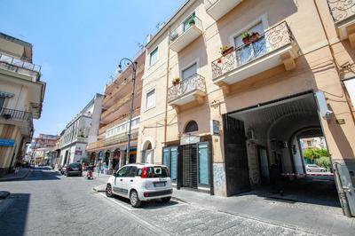 GuestHost - Boscoreale Vanilla Flats Free Parking