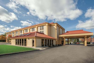Ashbourne Hotel Canton Hall of Fame I-77